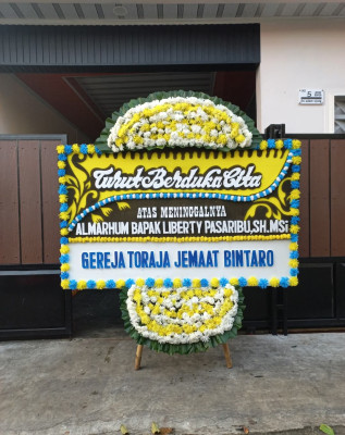 Papan Bunga Duka di Halmahera Tengah